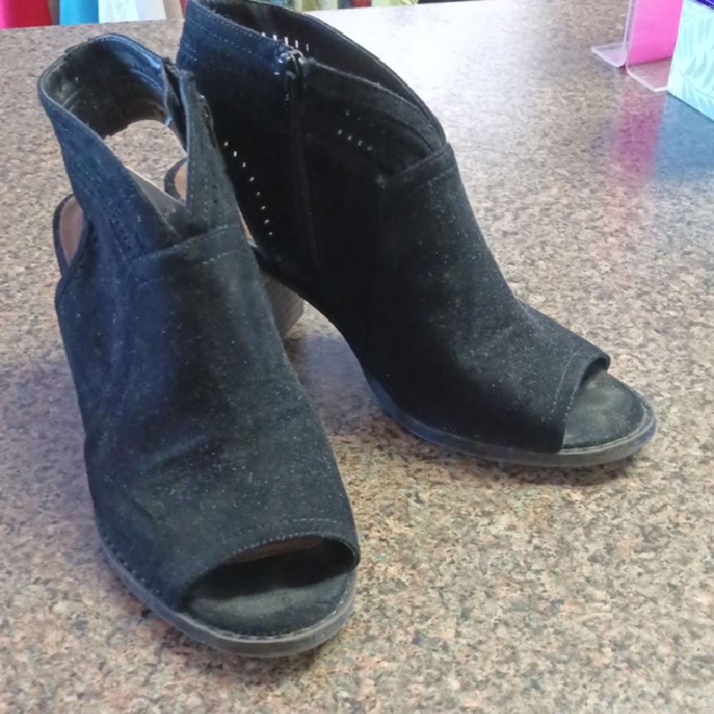 Sonoma Black Peep-Toe Heeled Boots